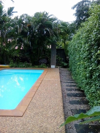 Imagen de la piscina del Hotel Baan Chao Koh. Foto 15