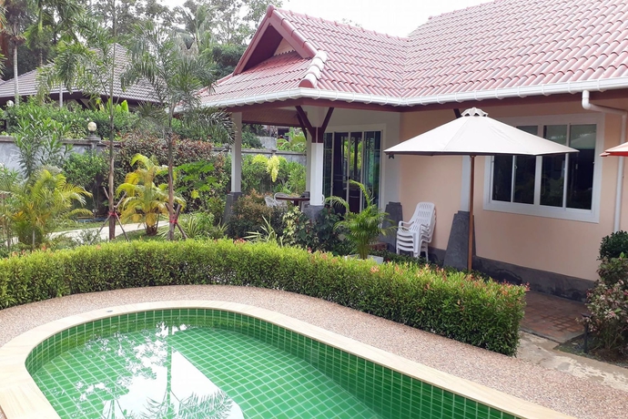 Imagen de la piscina del Hotel Baan Chao Koh. Foto 19