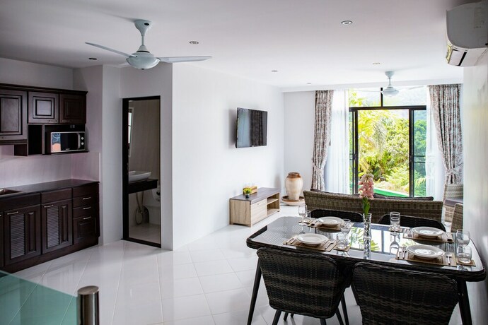 Imagen de la habitación del Hotel Baan Chom View Kamala. Foto 31