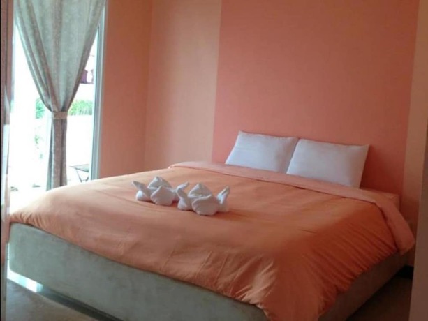 Imagen de la habitación del Hotel Baan Chomjan at Suanphung. Foto 14