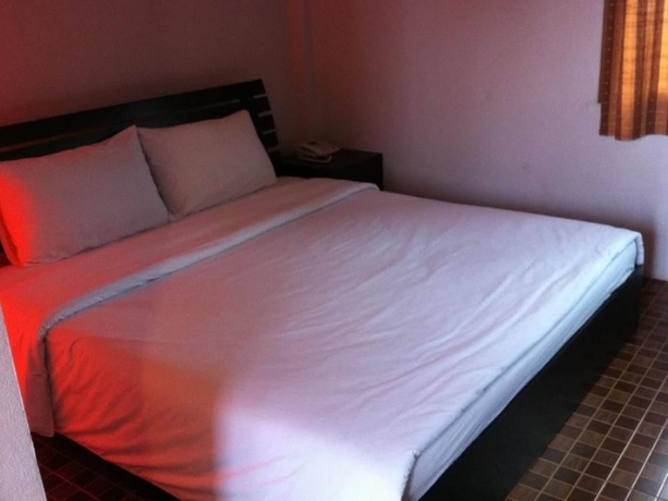 Imagen de la habitación del Hotel Baan Chomphu. Foto 5