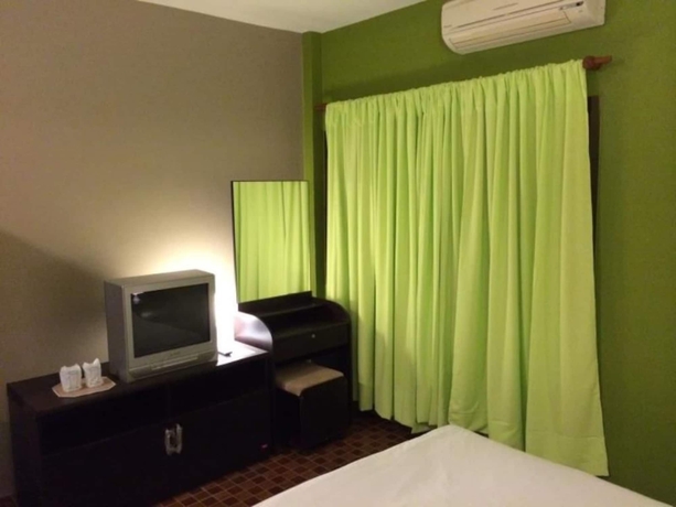 Imagen de la habitación del Hotel Baan Chomphu. Foto 7