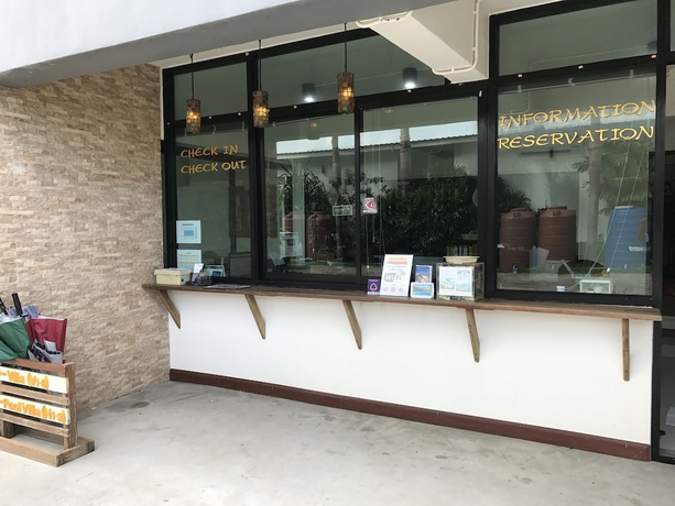 Imagen de los interiores del Hotel Baan Civilize Resort. Foto 17