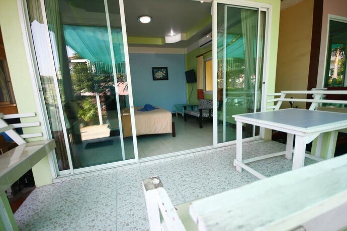 Imagen general del Hotel Baan Coconut At Koh Larn. Foto 9