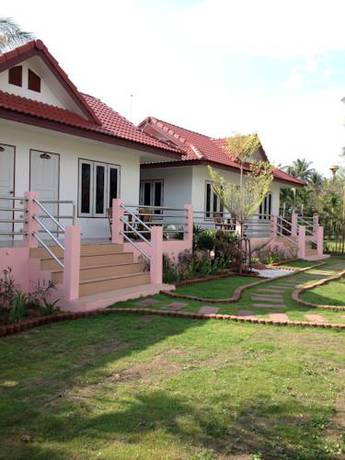 Imagen de la habitación del Hotel Baan Golden Resort. Foto 2