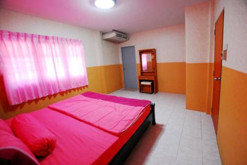 Imagen de la habitación del Hotel Baan Golden Resort. Foto 4