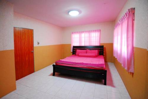 Imagen de la habitación del Hotel Baan Golden Resort. Foto 12