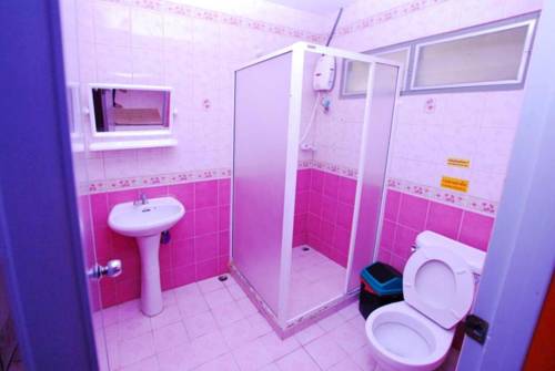 Imagen de la habitación del Hotel Baan Golden Resort. Foto 14