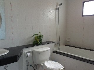 Imagen de la habitación del Hotel Baan Havaree Resort. Foto 5