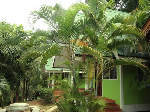 Imagen de la habitación del Hotel Baan Ing Khao Resort. Foto 12