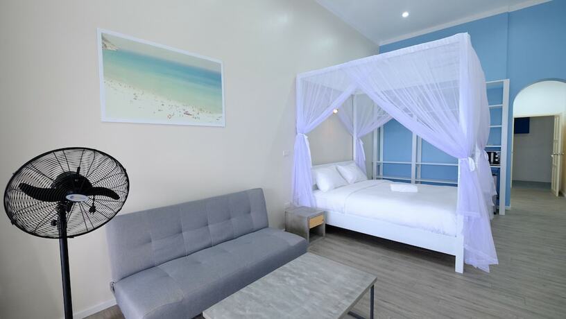Imagen de la habitación del Hotel Baan Jai Dee Beach Front. Foto 21
