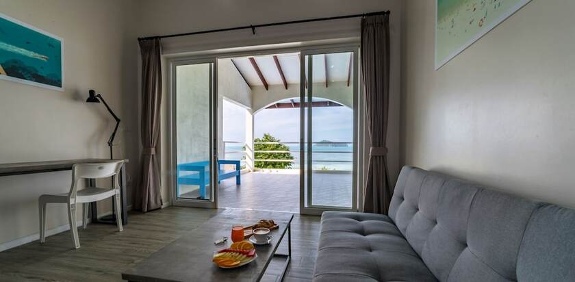 Imagen de la habitación del Hotel Baan Jai Dee Beach Front. Foto 25