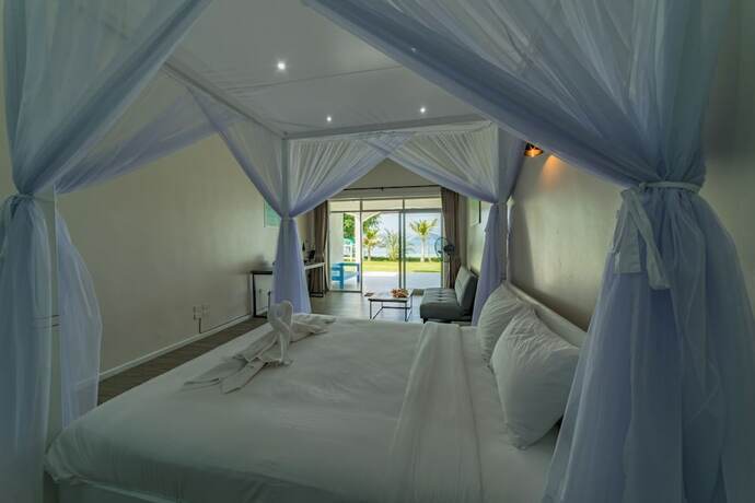 Imagen de la habitación del Hotel Baan Jai Dee Beach Front. Foto 35