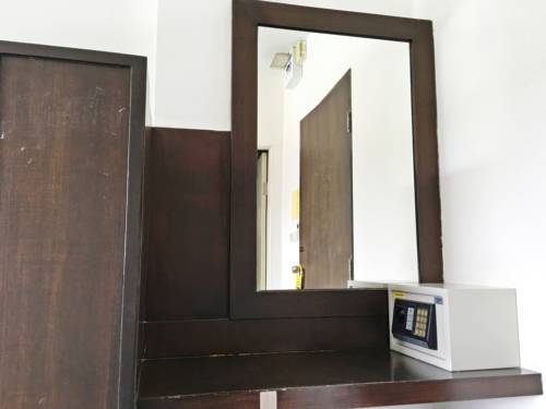 Imagen de la habitación del Hotel Baan Kanta. Foto 14