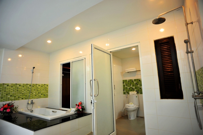 Imagen de la habitación del Hotel Baan Karon Resort. Foto 8