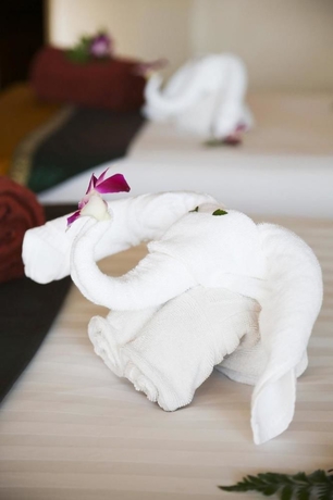 Imagen de la habitación del Hotel Baan Karonburi Resort. Foto 9