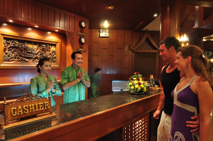 Imagen de los interiores del Hotel Baan Karonburi Resort. Foto 12