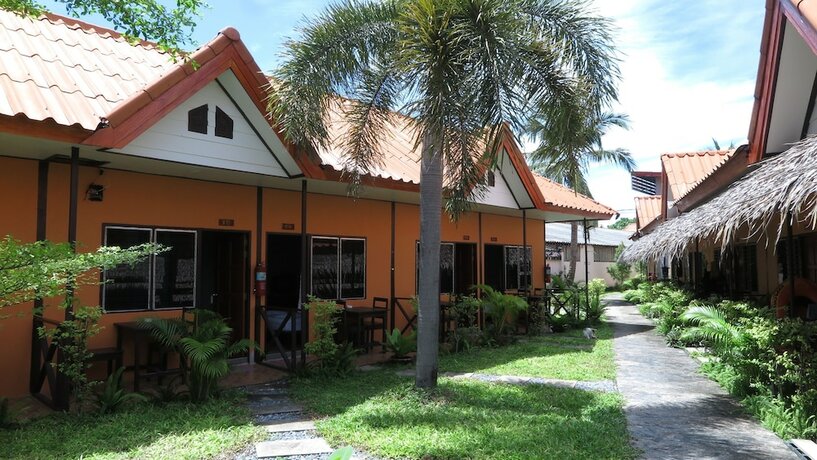 Imagen de la habitación del Hotel Baan Kasirin Resort Pattaya Beach. Foto 18