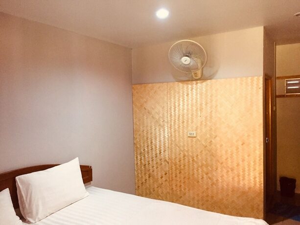 Imagen de la habitación del Hotel Baan Kasirin Resort Pattaya Beach. Foto 19