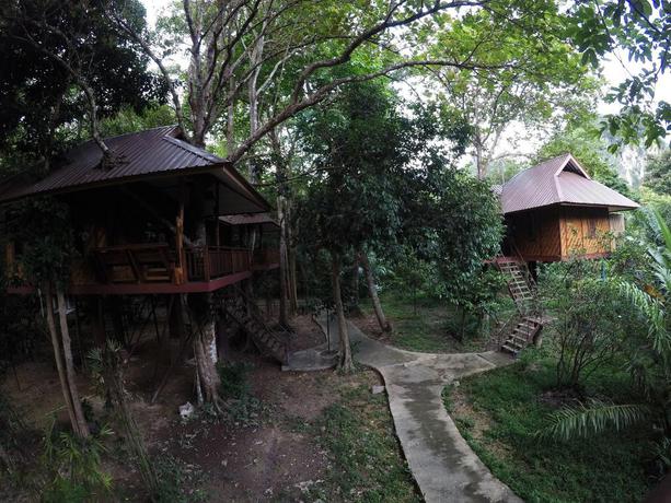 Imagen de la habitación del Hotel Baan Khao Sok Resort. Foto 11