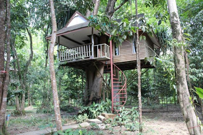 Imagen de la habitación del Hotel Baan Khao Sok Resort. Foto 12