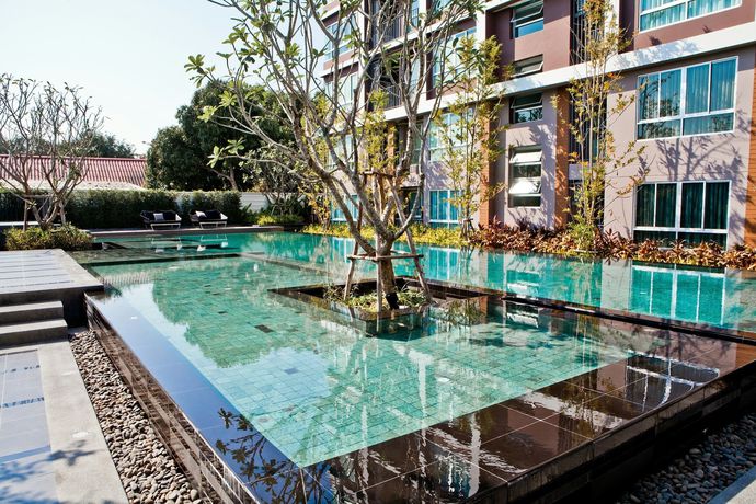 Imagen de la piscina del Hotel Baan Khun Koey A414 By Huahin Holiday Condo. Foto 14