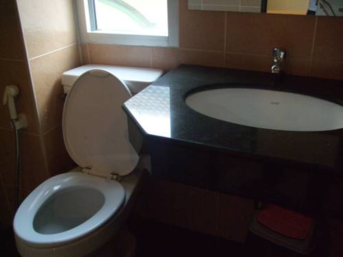 Imagen de la habitación del Hotel Baan Kittima. Foto 8
