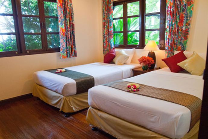 Imagen de la habitación del Hotel Baan Klang Aow Beach Resort. Foto 13