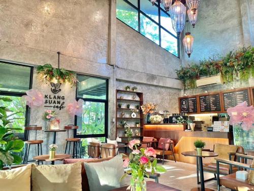 Imagen general del Hotel Baan Klang Suan Resort. Foto 3