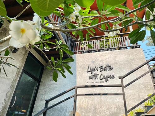 Imagen general del Hotel Baan Klang Suan Resort. Foto 18