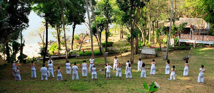 Imagen de los exteriores del Hotel Baan Krating Phuket Resort. Foto 9