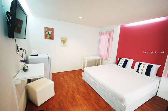 Imagen de los exteriores del Hotel Baan Kula Roi Et. Foto 11