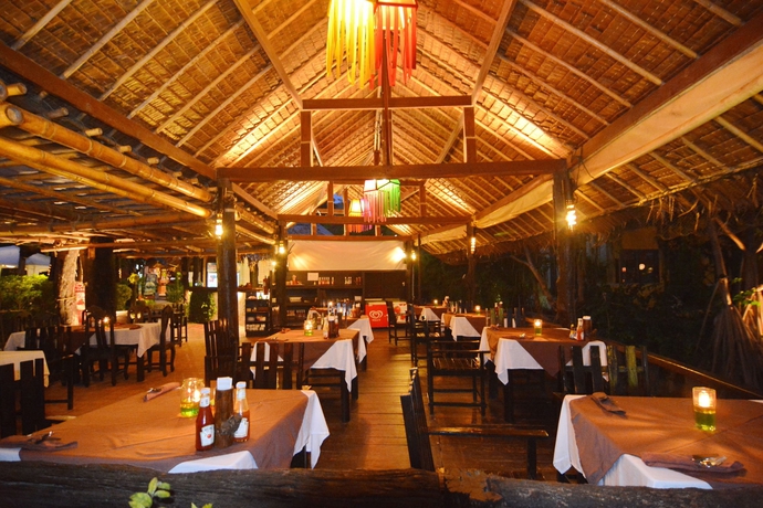 Imagen del bar/restaurante del Hotel Baan Laanta Resort and Spa. Foto 5