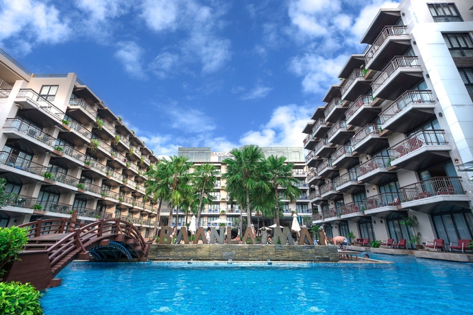 Imagen de la piscina del Hotel Baan Laimai Beach Resort and Spa. Foto 16