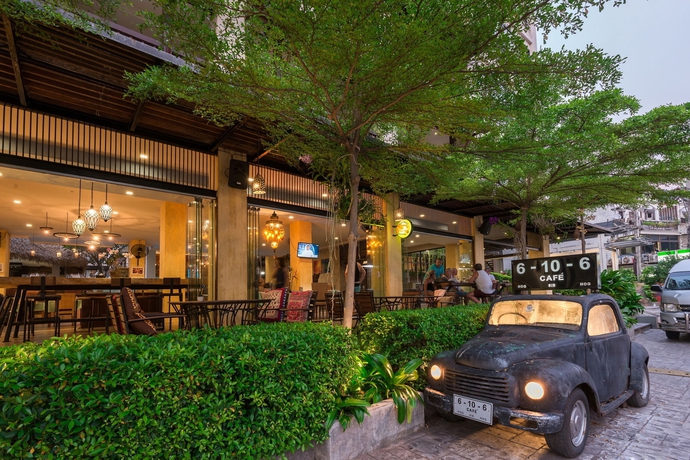 Imagen del bar/restaurante del Hotel Baan Laimai Beach Resort and Spa. Foto 4