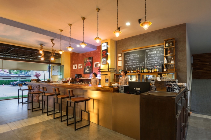 Imagen del bar/restaurante del Hotel Baan Laimai Beach Resort and Spa. Foto 5