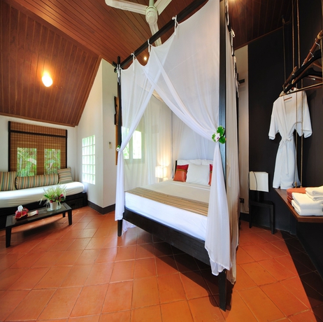 Imagen de la habitación del Hotel Baan Mai Beachfront Phuket Lone Island. Foto 7