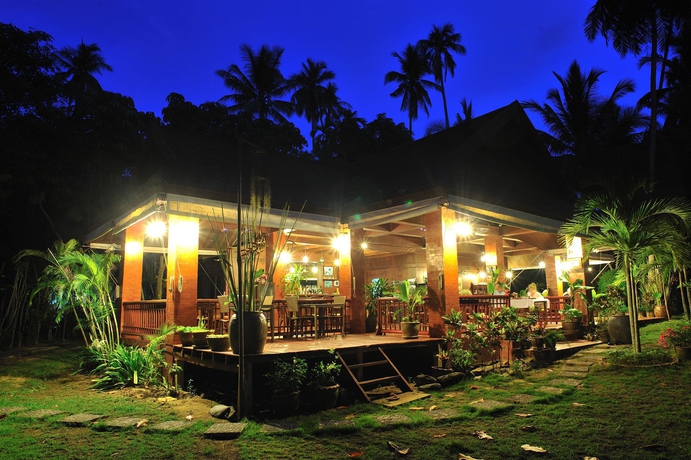 Imagen de los exteriores del Hotel Baan Mai Beachfront Phuket Lone Island. Foto 13
