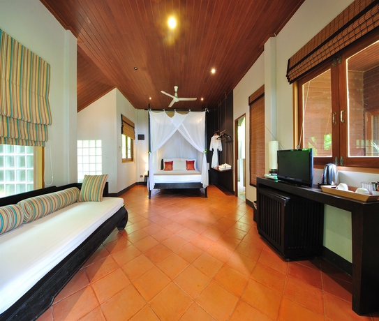 Imagen de los interiores del Hotel Baan Mai Beachfront Phuket Lone Island. Foto 16