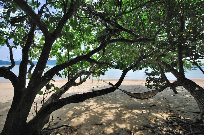 Imagen de los exteriores del Hotel Baan Mai Beachfront Phuket Lone Island. Foto 14
