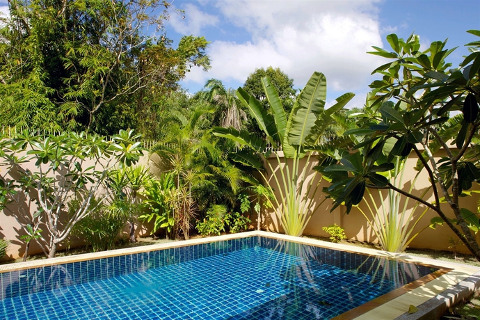 Imagen de la piscina del Hotel Baan Manuchang Villa. Foto 4