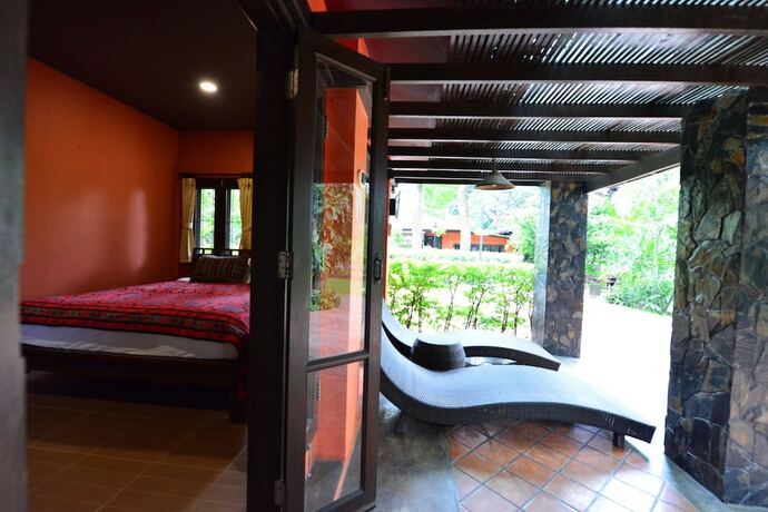 Imagen de la habitación del Hotel Baan Nai Soi Homestay. Foto 18