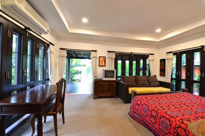 Imagen de la habitación del Hotel Baan Nai Soi Homestay. Foto 19