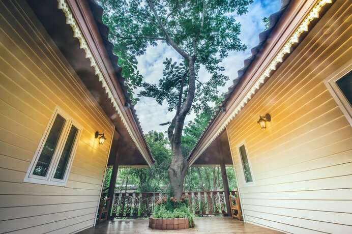 Imagen de los exteriores del Hotel Baan Nam Pen Resort. Foto 26