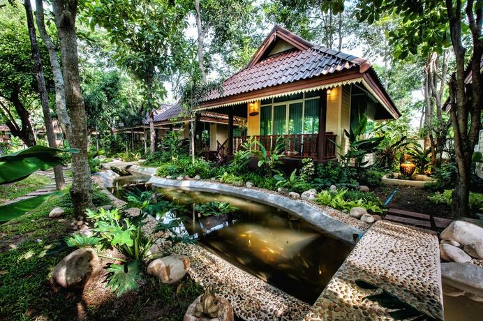 Imagen de los exteriores del Hotel Baan Nam Pen Resort. Foto 28