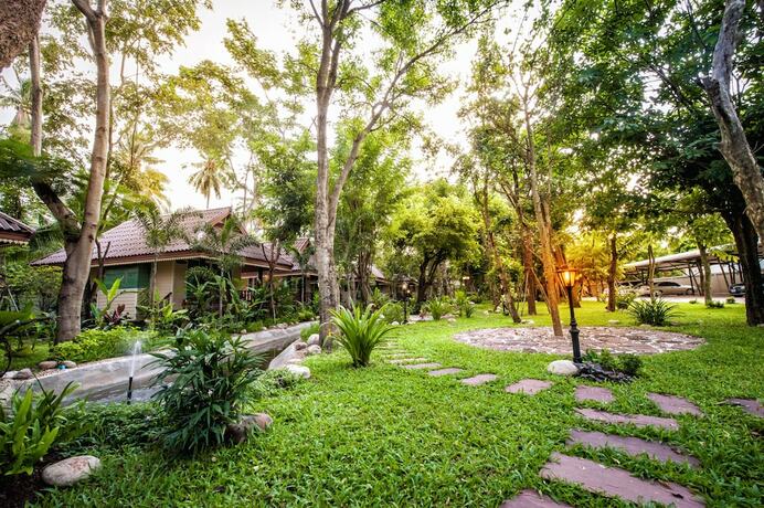 Imagen de los exteriores del Hotel Baan Nam Pen Resort. Foto 29