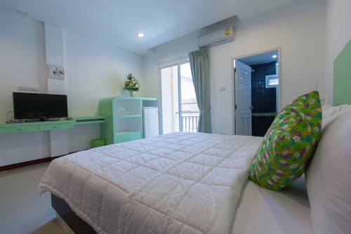 Imagen de la habitación del Hotel Baan Nam Poon Resort. Foto 3