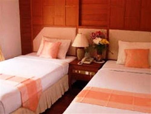 Imagen de la habitación del Hotel Baan Nern Sai Resort. Foto 9