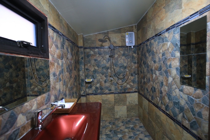 Imagen de la habitación del Hotel Baan Oshi Beach. Foto 14