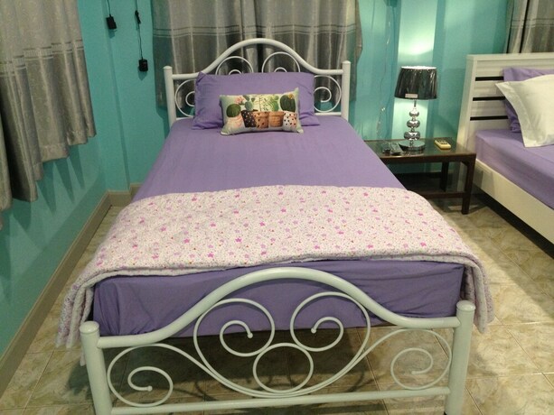 Imagen de la habitación del Hotel Baan Par Pern Hadchaosamran. Foto 23